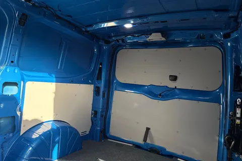 MF75FUJ Volkswagen Transporter Commerce Pro SWB 150ps Automatic 4MOTION Thumbnail #14