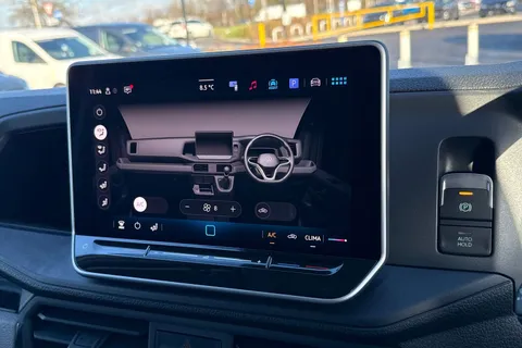 MF75FMO Volkswagen Crafter 2.0 TDI 140PS Commerce Plus High Roof Van Thumbnail #19