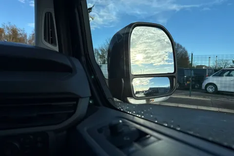 DF25CPE Volkswagen Transporter 2.0 TDI 110 Commerce Pro Van Thumbnail #21