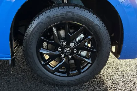 MF75FUJ Volkswagen Transporter Commerce Pro SWB 150ps Automatic 4MOTION Thumbnail #23