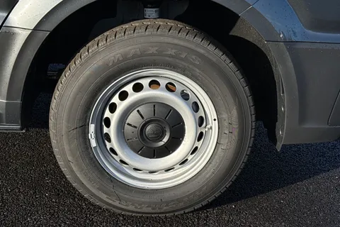 MF75FMO Volkswagen Crafter 2.0 TDI 140PS Commerce Plus High Roof Van Thumbnail #22