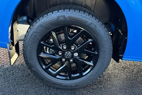 MF75FUJ Volkswagen Transporter Commerce Pro SWB 150ps Automatic 4MOTION Thumbnail #24