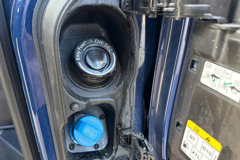 DF25CPE Volkswagen Transporter 2.0 TDI 110 Commerce Pro Van Thumbnail #25