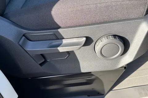 MF75FMO Volkswagen Crafter 2.0 TDI 140PS Commerce Plus High Roof Van Thumbnail #34