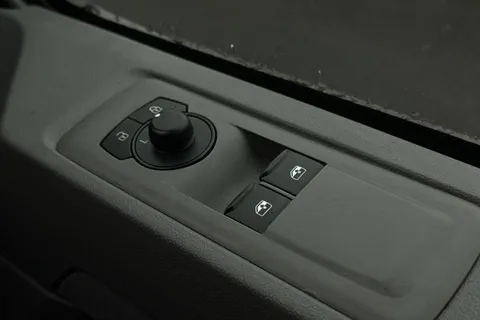 MF25HWY Volkswagen Transporter 2.0 TDI 110 Commerce Plus Van Thumbnail #18