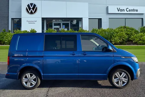 DG74EFX Volkswagen Transporter 2.0 TDI 150 Highline Kombi Van DSG Thumbnail #4