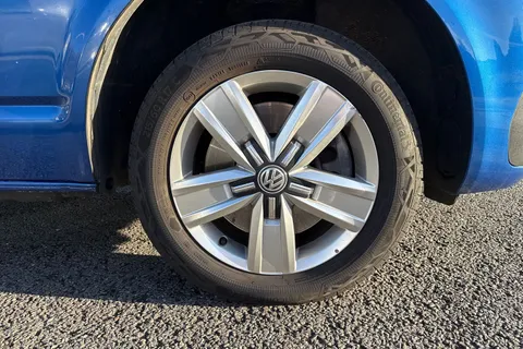 DG74EFX Volkswagen Transporter 2.0 TDI 150 Highline Kombi Van DSG Thumbnail #10