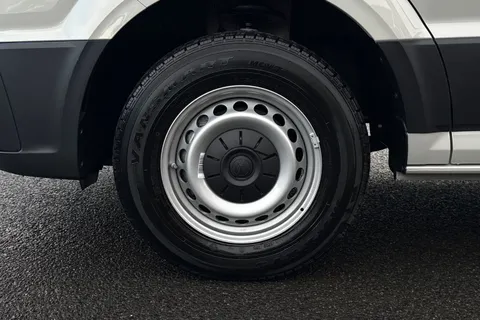 BG75ZTW Volkswagen Crafter 2.0 TDI 177PS Commerce Plus High Roof Auto-Twin Slider Thumbnail #12