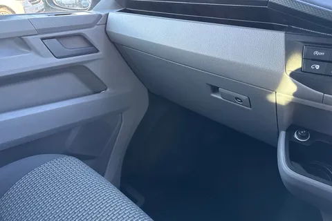 DG74EFX Volkswagen Transporter 2.0 TDI 150 Highline Kombi Van DSG Thumbnail #20