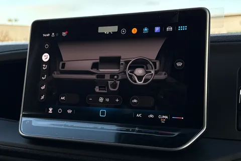 BG75ZTW Volkswagen Crafter 2.0 TDI 177PS Commerce Plus High Roof Auto-Twin Slider Thumbnail #21