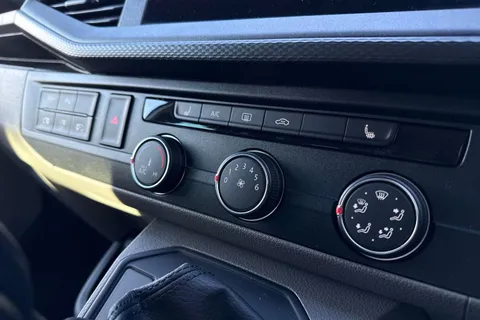 DG74EFX Volkswagen Transporter 2.0 TDI 150 Highline Kombi Van DSG Thumbnail #22