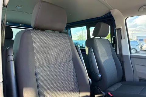 DG74EFX Volkswagen Transporter 2.0 TDI 150 Highline Kombi Van DSG Thumbnail #24