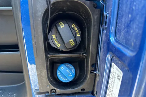 DG74EFX Volkswagen Transporter 2.0 TDI 150 Highline Kombi Van DSG Thumbnail #25