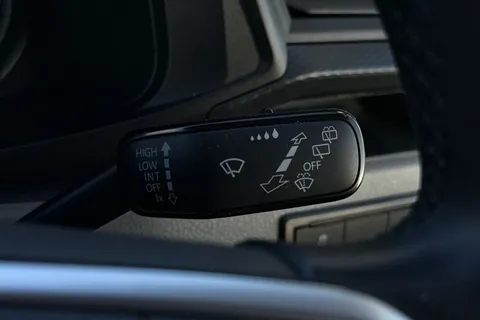 DG74EFX Volkswagen Transporter 2.0 TDI 150 Highline Kombi Van DSG Thumbnail #37