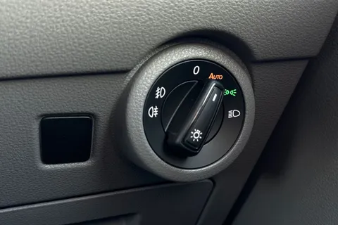 DG74EFX Volkswagen Transporter 2.0 TDI 150 Highline Kombi Van DSG Thumbnail #39