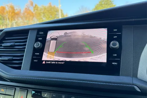 DG74EFX Volkswagen Transporter 2.0 TDI 150 Highline Kombi Van DSG Thumbnail #51