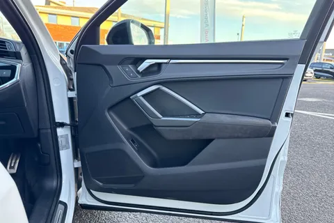 LM22OJU Audi RS Q3 Sport Edition   400 PS S tronic Thumbnail #48