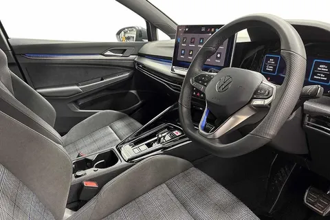 KR25PKZ Volkswagen Golf 1.5 TSI 272 GTE eHybrid 5dr DSG ⭐Head up Display⭐ Thumbnail #7