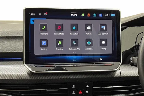 DA25PLN Volkswagen Golf 1.5 TSI 204 Style eHybrid 5dr DSG Thumbnail #12