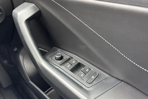 Volkswagen T-Roc 1.5 TSI Style Design Euro 6 (s/s) 5dr Thumbnail #17