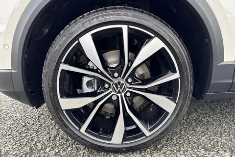 Volkswagen T-Roc 1.5 TSI Style Design Euro 6 (s/s) 5dr Thumbnail #21