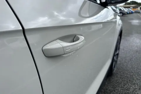 Volkswagen T-Roc 1.5 TSI Style Design Euro 6 (s/s) 5dr Thumbnail #26