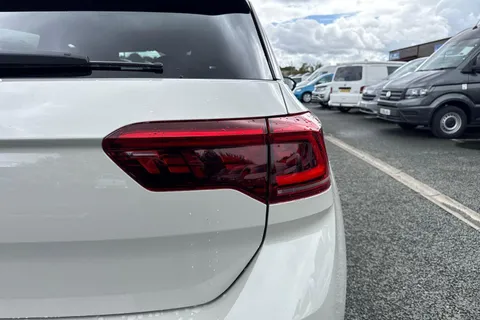 Volkswagen T-Roc 1.5 TSI Style Design Euro 6 (s/s) 5dr Thumbnail #28