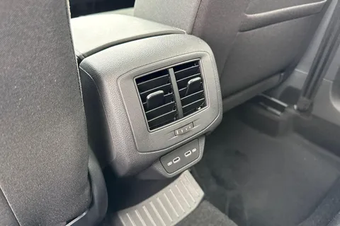 Volkswagen T-Roc 1.5 TSI Style Design Euro 6 (s/s) 5dr Thumbnail #35