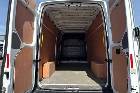 DE75VZF Volkswagen Crafter CR35 Panel van Commerce Plus LWB 140 PS 2.0 TDI 6sp Man FWD - 25MY/Step/Cam Thumbnail #9