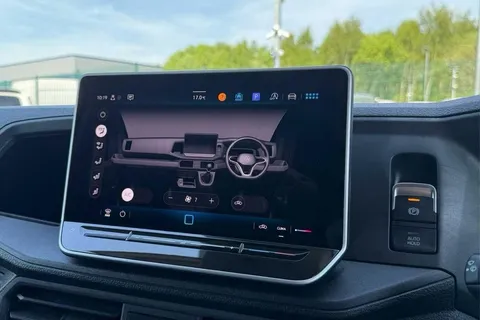 DE75VZF Volkswagen Crafter CR35 Panel van Commerce Plus LWB 140 PS 2.0 TDI 6sp Man FWD - 25MY/Step/Cam Thumbnail #18