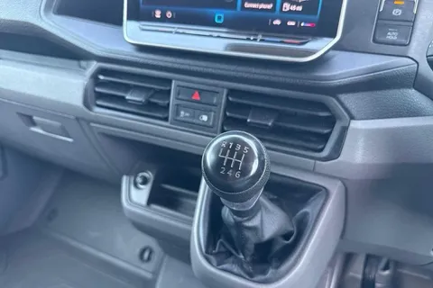 DE75VZF Volkswagen Crafter CR35 Panel van Commerce Plus LWB 140 PS 2.0 TDI 6sp Man FWD - 25MY/Step/Cam Thumbnail #19