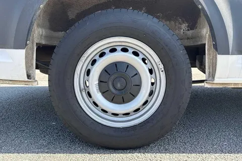 DE75VZF Volkswagen Crafter CR35 Panel van Commerce Plus LWB 140 PS 2.0 TDI 6sp Man FWD - 25MY/Step/Cam Thumbnail #21