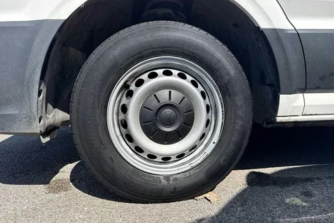 DE75VZF Volkswagen Crafter CR35 Panel van Commerce Plus LWB 140 PS 2.0 TDI 6sp Man FWD - 25MY/Step/Cam Thumbnail #23