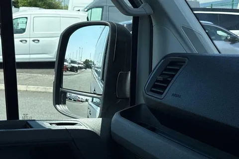 DE75VZF Volkswagen Crafter CR35 Panel van Commerce Plus LWB 140 PS 2.0 TDI 6sp Man FWD - 25MY/Step/Cam Thumbnail #46