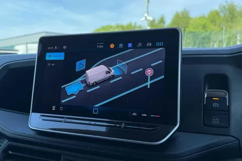 DE75VZF Volkswagen Crafter CR35 Panel van Commerce Plus LWB 140 PS 2.0 TDI 6sp Man FWD - 25MY/Step/Cam Thumbnail #53