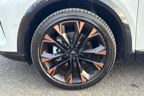 KW25YBR CUPRA Formentor 1.5 eHybrid 25.8kWh V3 DSG Euro 6 (s/s) 5dr Thumbnail #8