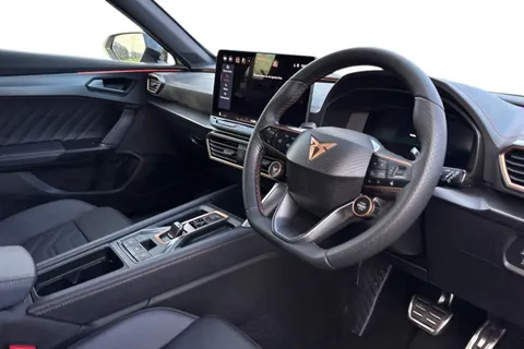 KW25YBR CUPRA Formentor 1.5 eHybrid 25.8kWh V3 DSG Euro 6 (s/s) 5dr Thumbnail #9