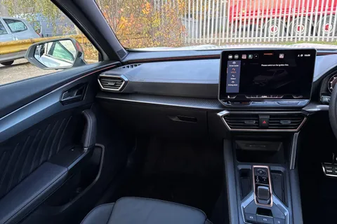 KW25YBR CUPRA Formentor 1.5 eHybrid 25.8kWh V3 DSG Euro 6 (s/s) 5dr Thumbnail #16