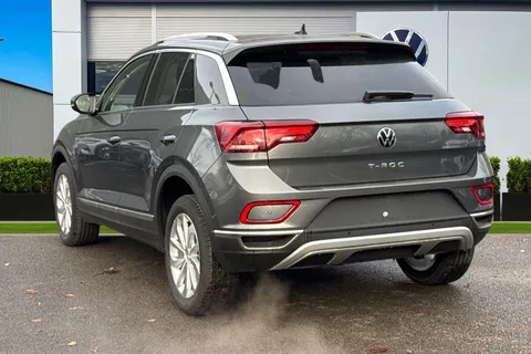  Volkswagen T-Roc 2.0 TDI Style Euro 6 (s/s) 5dr Thumbnail #3