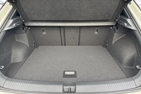  Volkswagen T-Roc 1.0 TSI Style Design Euro 6 (s/s) 5dr Thumbnail #7