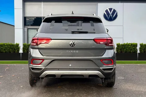  Volkswagen T-Roc 2.0 TDI Style Euro 6 (s/s) 5dr Thumbnail #5