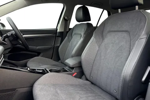  Volkswagen Golf 1.5 TSI eHybrid 19.7kWh Style DSG Euro 6 (s/s) 5dr Thumbnail #16