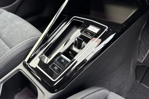  Volkswagen Golf 1.5 TSI eHybrid 19.7kWh Style DSG Euro 6 (s/s) 5dr Thumbnail #23