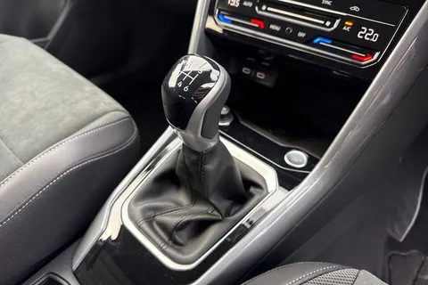  Volkswagen T-Roc 2.0 TDI Style Euro 6 (s/s) 5dr Thumbnail #23