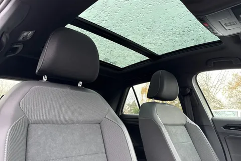  Volkswagen T-Roc 1.0 TSI Style Design Euro 6 (s/s) 5dr Thumbnail #24