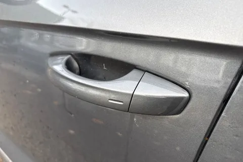  Volkswagen T-Roc 2.0 TDI Style Euro 6 (s/s) 5dr Thumbnail #27