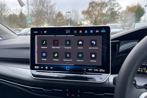  Volkswagen Golf 1.5 TSI eHybrid 19.7kWh Style DSG Euro 6 (s/s) 5dr Thumbnail #37