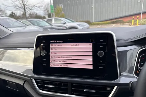  Volkswagen T-Roc 2.0 TDI Style Euro 6 (s/s) 5dr Thumbnail #46