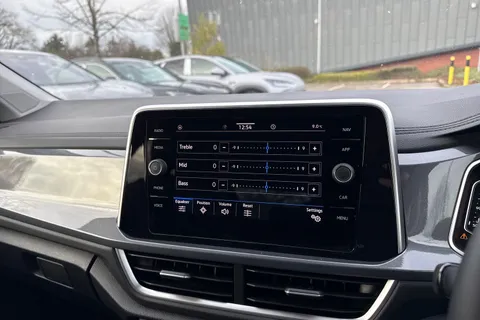  Volkswagen T-Roc 2.0 TDI Style Euro 6 (s/s) 5dr Thumbnail #47