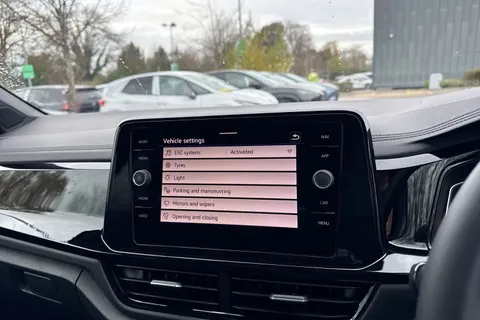  Volkswagen T-Roc 1.0 TSI Style Design Euro 6 (s/s) 5dr Thumbnail #48